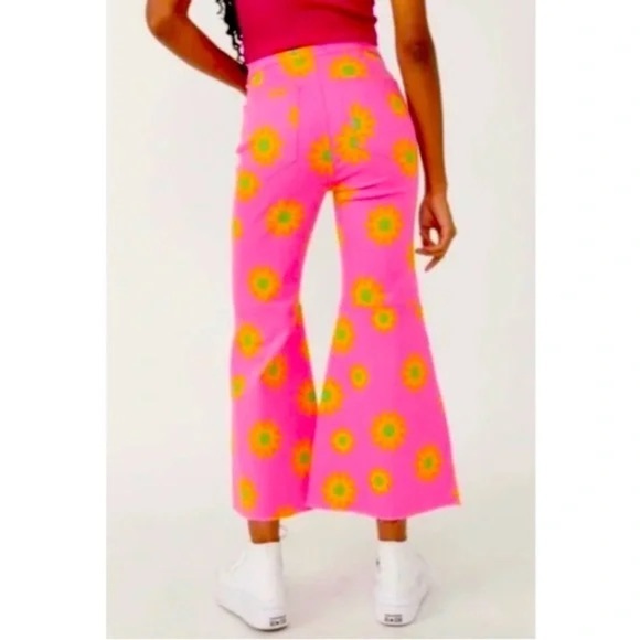 Free People Youthquake super flare groovy retro floral hot pink cropped jeans - Picture 5 of 5